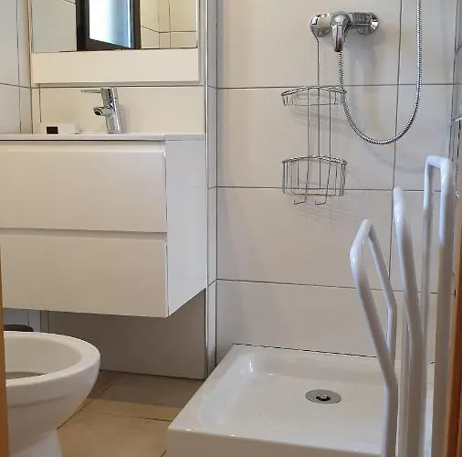 Appartement Dans La Résidence Proche De Plage, Commerces Et Centre *
